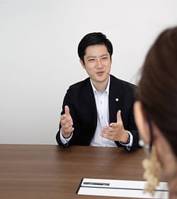 代表 高橋輝雄